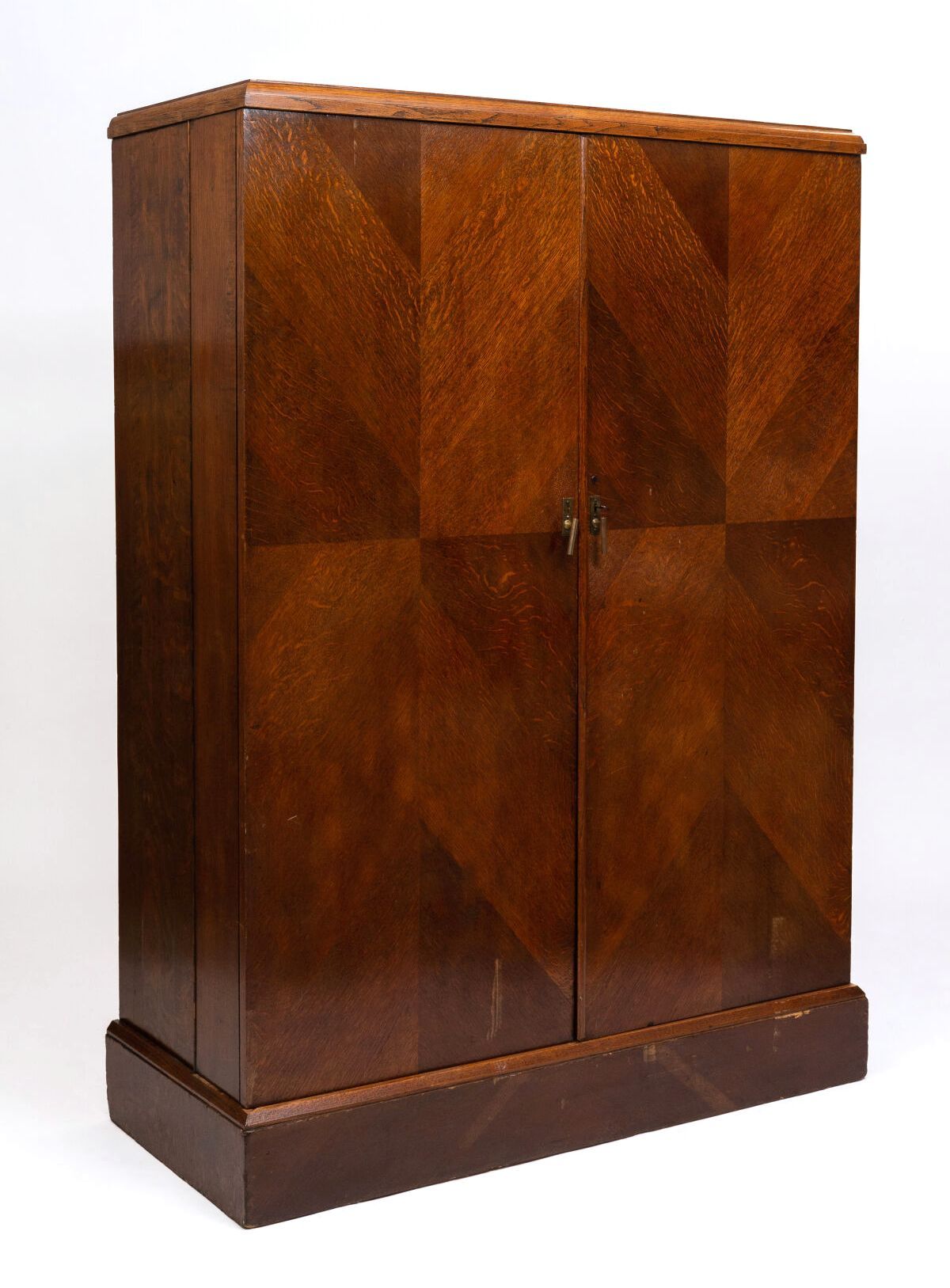 Null Gentleman's Compactom Wardrobe with two mahogany and gilded brass veneer do&hellip;