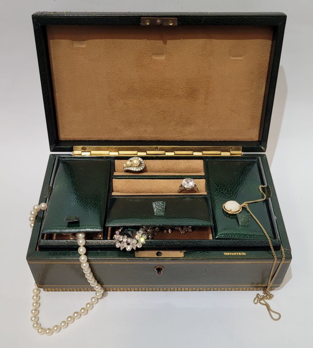 A VINTAGE TIFFANY & CO LEATHER JEWELLERY BOX / CASE, with key, covered in green &hellip;
