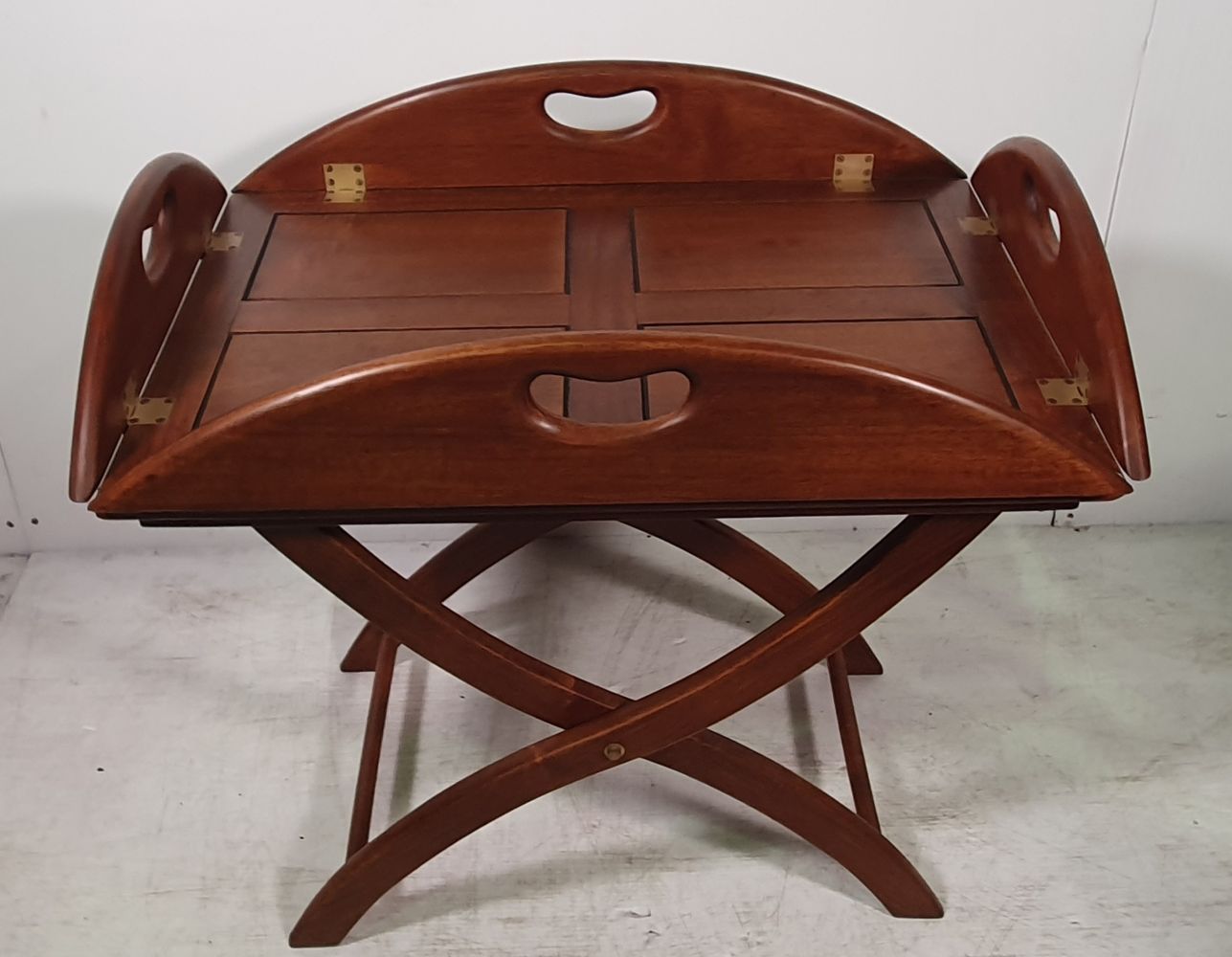 A VERY GOOD QUALITY CHERRY WOOD BUTLERS TRAY TABLE, the curved sides to the tray&hellip;