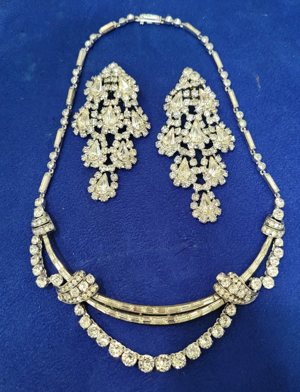 A COLLECTION OF VINTAGE COSTUME JEWELLERY; includes; (i) A sparkling pair of fau&hellip;