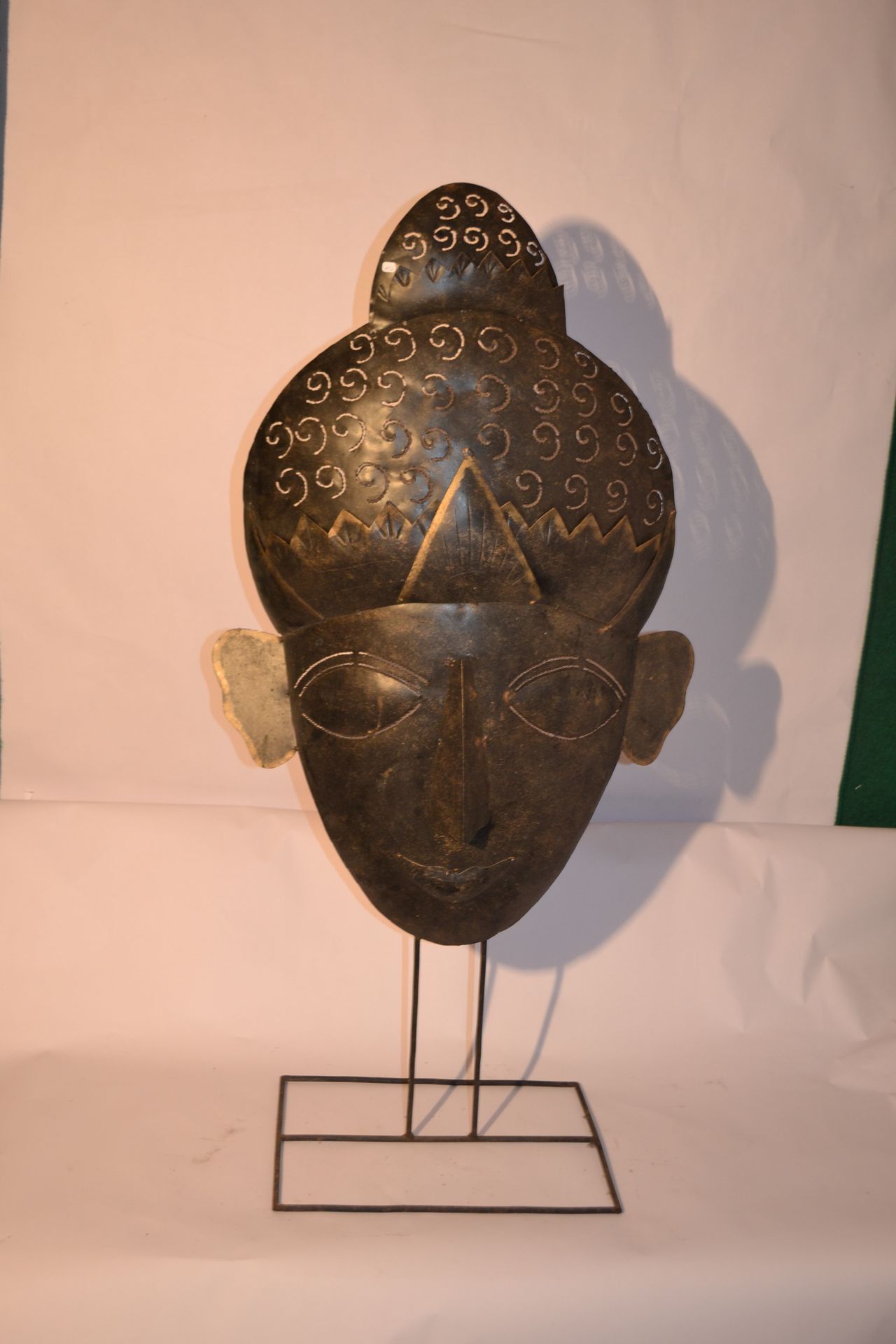 Null Buddha Kopf Metall auf Fuß 

103 x 50 x 25

Gewicht: 2,5 Kg.