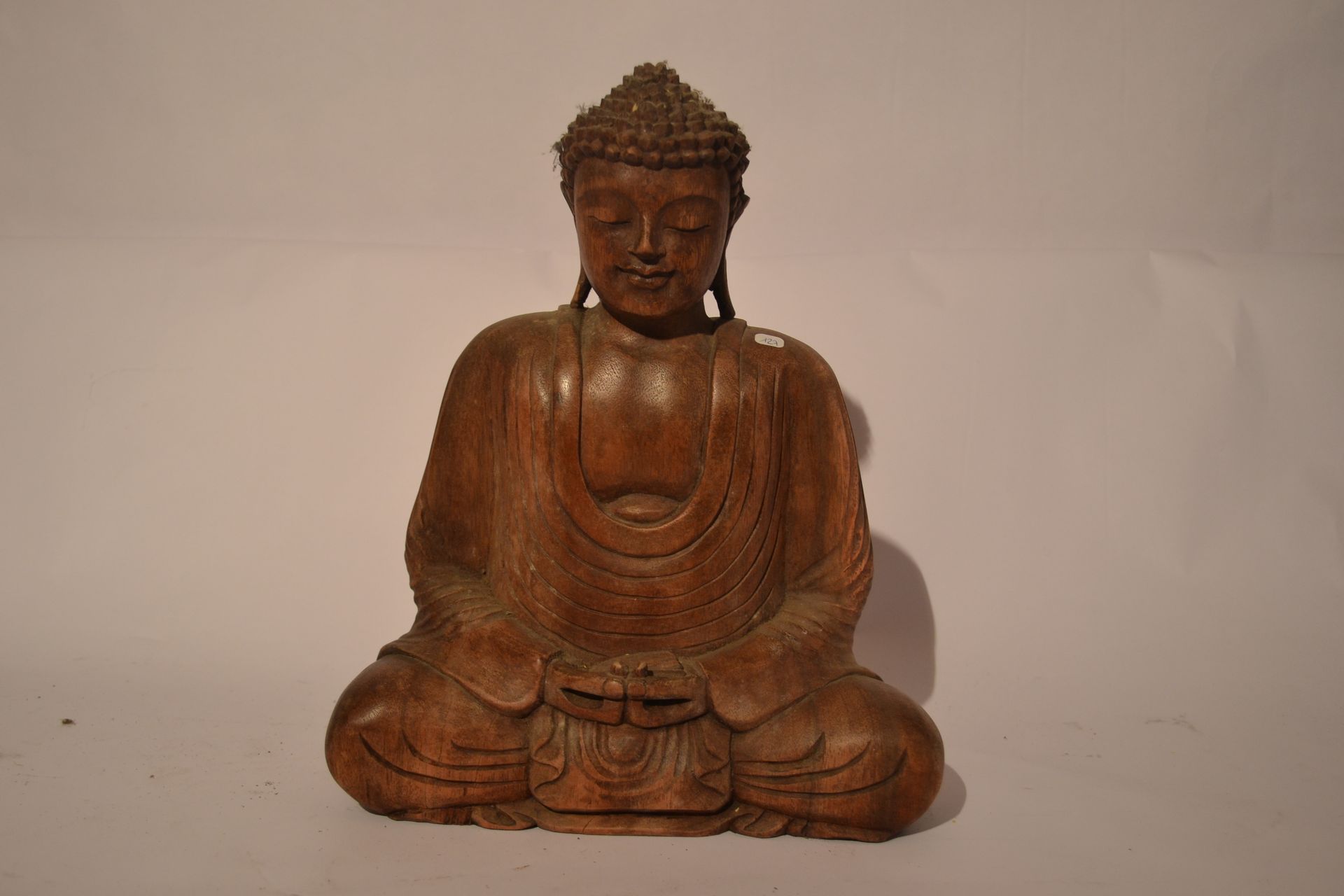 Null Buda hindú sentado.

Madera de suar 

30 x 25 x12 

peso : 2 Kg.