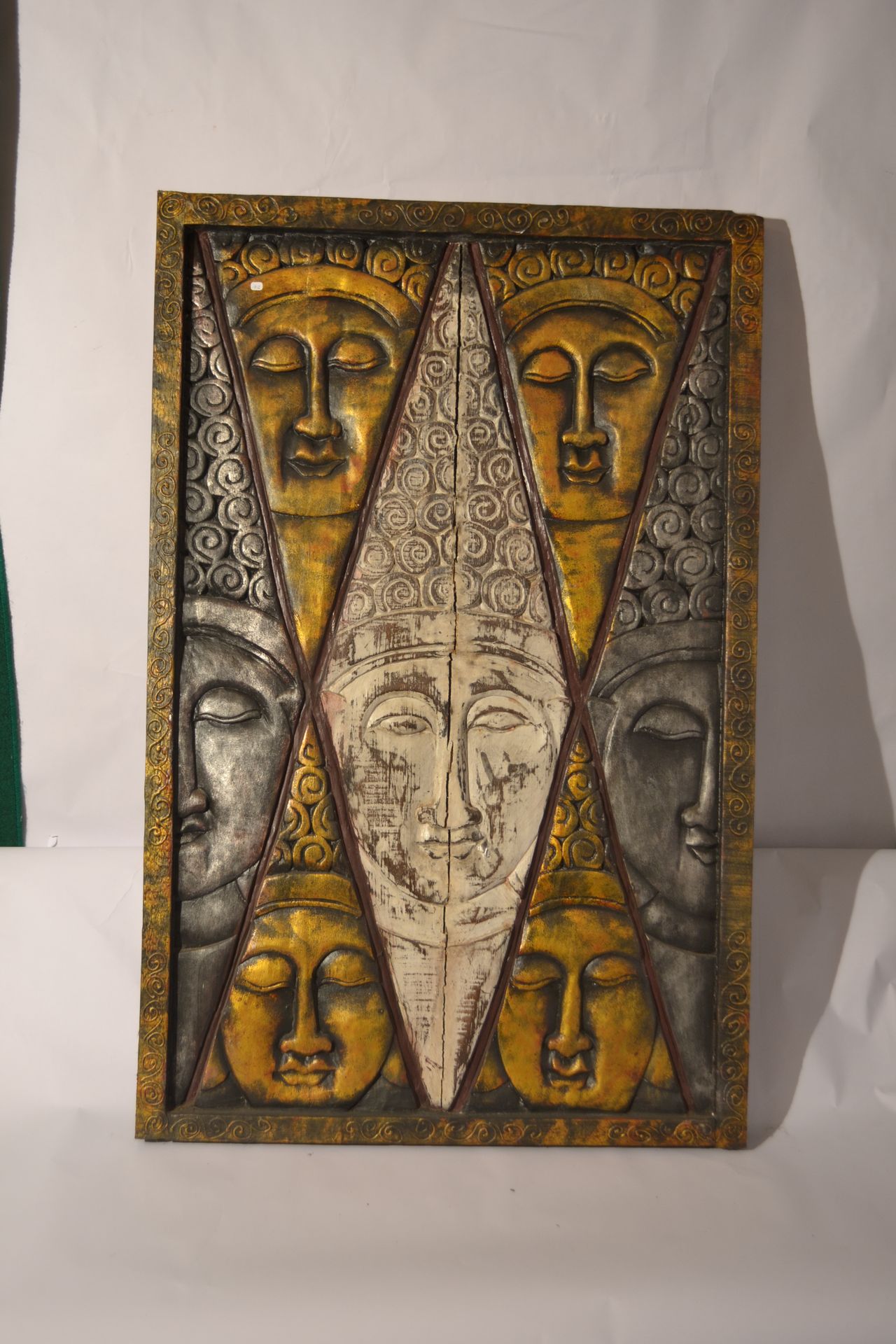 Null Panel tallado con 7 cabezas de Buda. 2 paneles ensamblados

Madera exótica:&hellip;