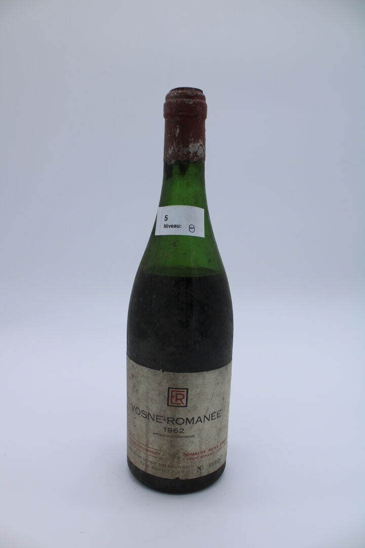 Null Domaine René Engel, Vosne-Romanée 1962, niveau 8 cm, étiquette tachée, caps&hellip;