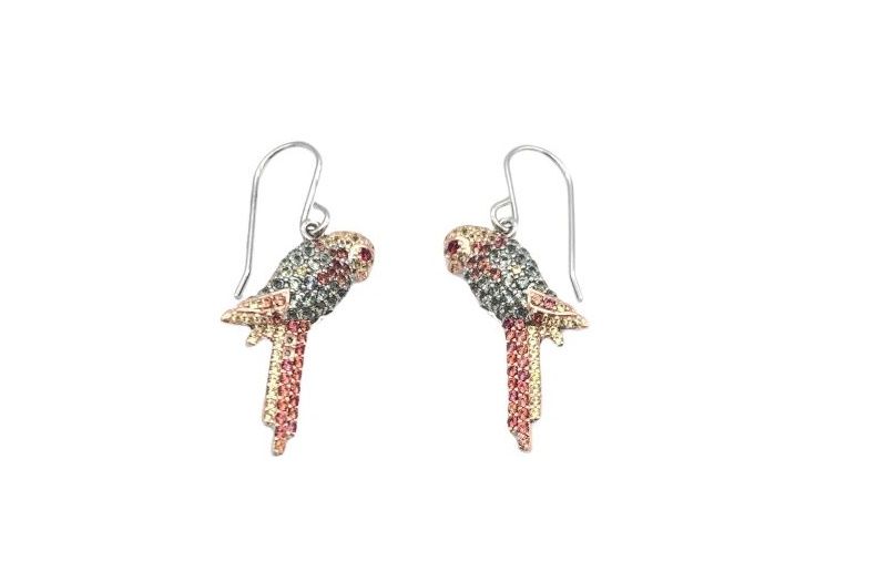 Null *Paire de boucles d'oreilles pendantes à décor de perroquet serti de saphir&hellip;