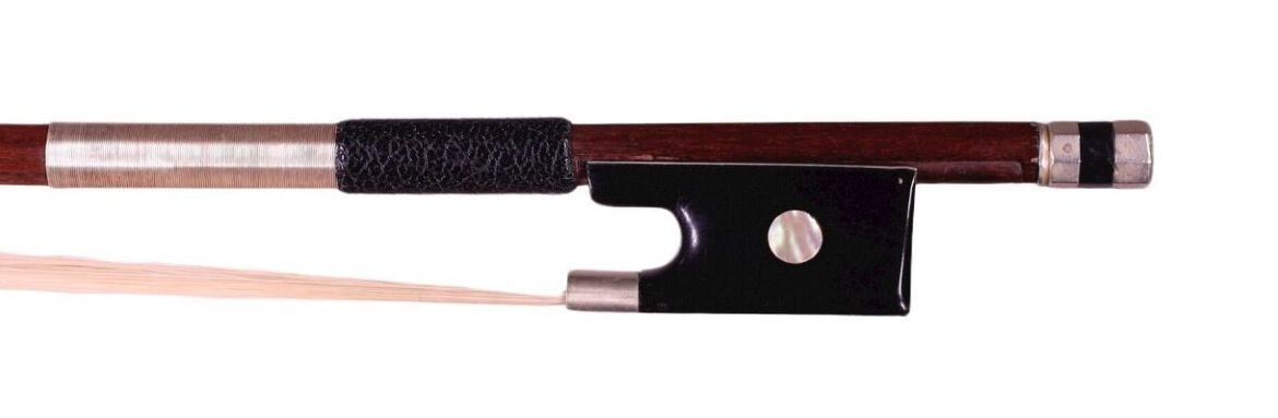 Null *Lot of 3 violin bows, one by C.N. Bazin (weight 57,2 g) the second signed &hellip;