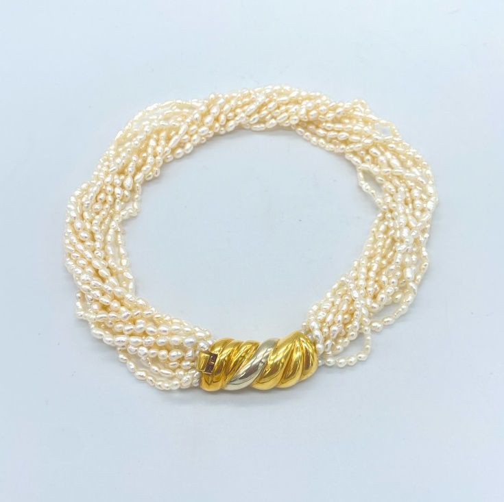 Null Halskette aus Süßwasserperlen, bestehend aus zwölf Reihen, verziert mit ein&hellip;