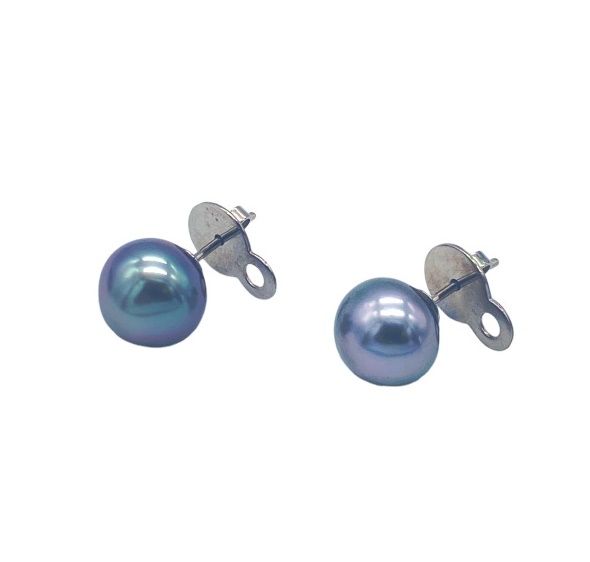 Null Pair of ear studs in white gold 750, adorned with gray cultured pearls (dia&hellip;
