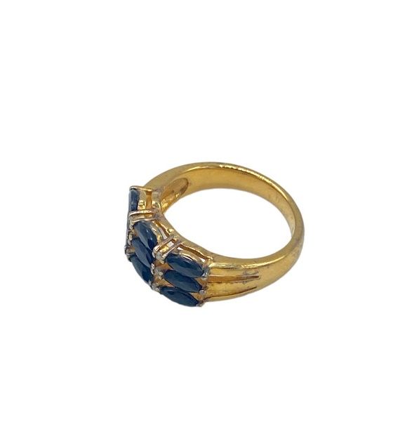 Null 925镀金银戒指，镶有三行脐带和明亮式切割蓝宝石

TDD 52，重量为4克