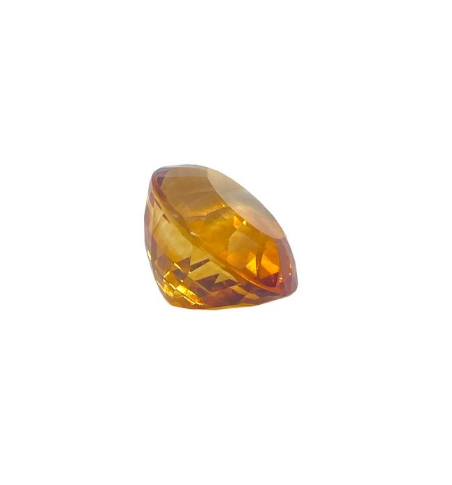 Null Madeira citrine on paper, oval faceted, approx. 37 cts