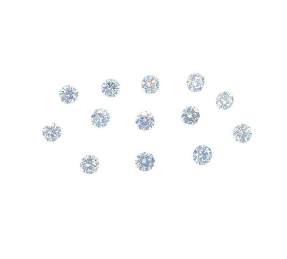 Null Treize diamants sur papier, taille brillant, total env. 1.70 cts