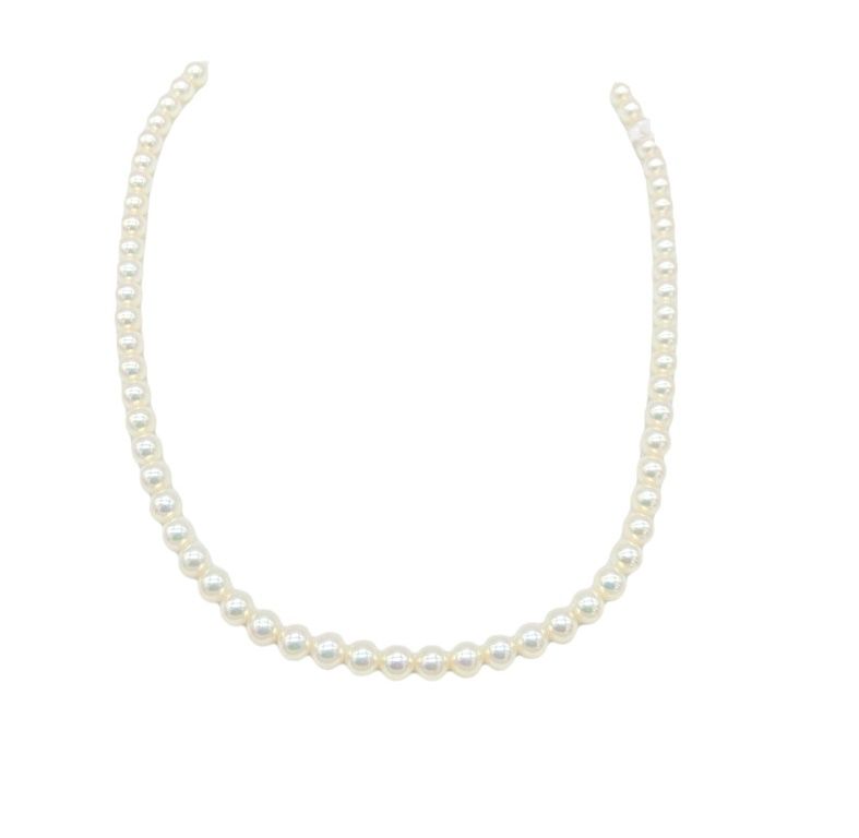 Null 一串Akoya养殖珍珠，带线，未镶嵌，无扣，57颗珍珠，（直径7毫米）。