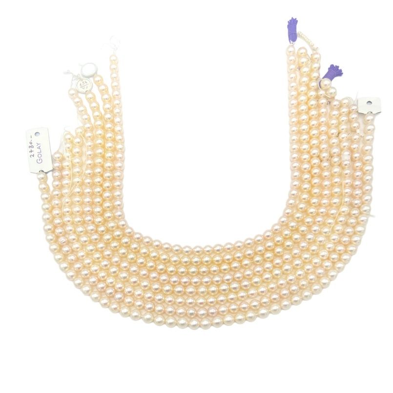 Null Huits rangs de perles de culture, sur fils et sans fermoirs (diam. De 8 mm &hellip;