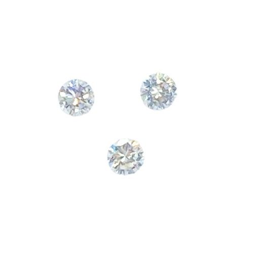 Null Tre diamanti su carta, taglio brillante, per un totale di circa 0,25 ct.