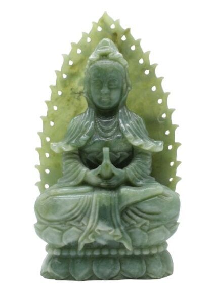Null 中国 - 20世纪
一组青瓷和灰玉（软玉），观音菩萨在曼陀罗前的双莲花瓶上坐着，手持花瓶。高43厘米，宽24厘米。
