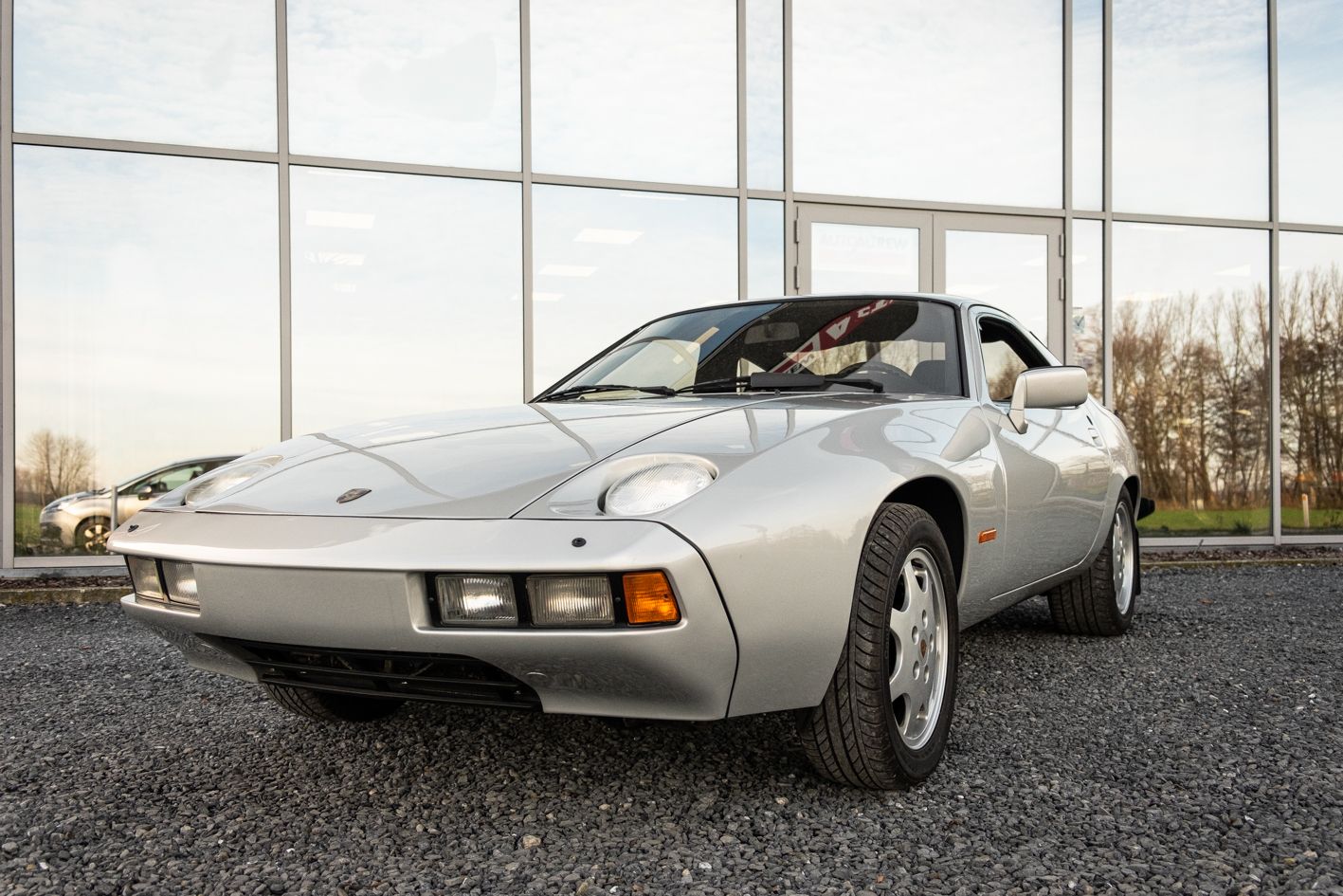 Porsche 928 
Porsche 928 4.5 V8 





This lot is one of the first 928's ever to&hellip;
