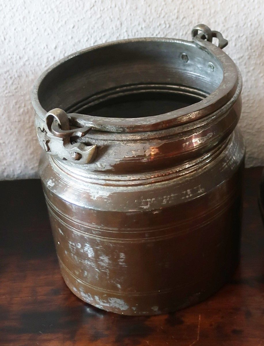 Null Handle jars ,copper,height ca.28cm