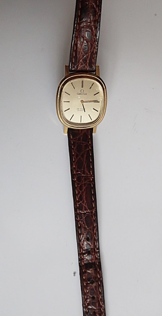 Null Reloj de pulsera de mujer marca OMEGA, tipo Deville, movimiento de cuarzo
