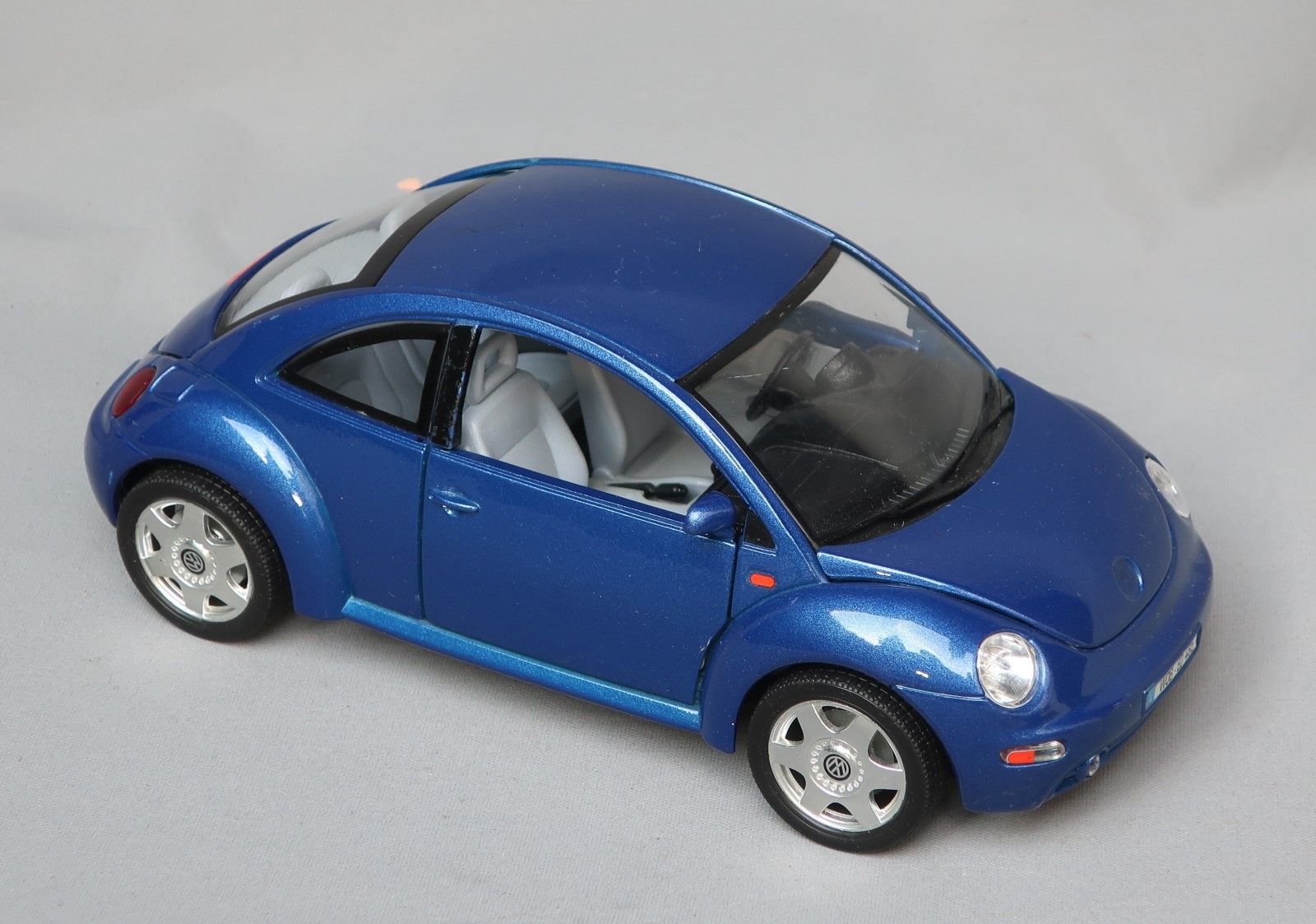 Null Modèle réduit de voiture "VW New Beagle" (1998), société Burago, Made in It&hellip;
