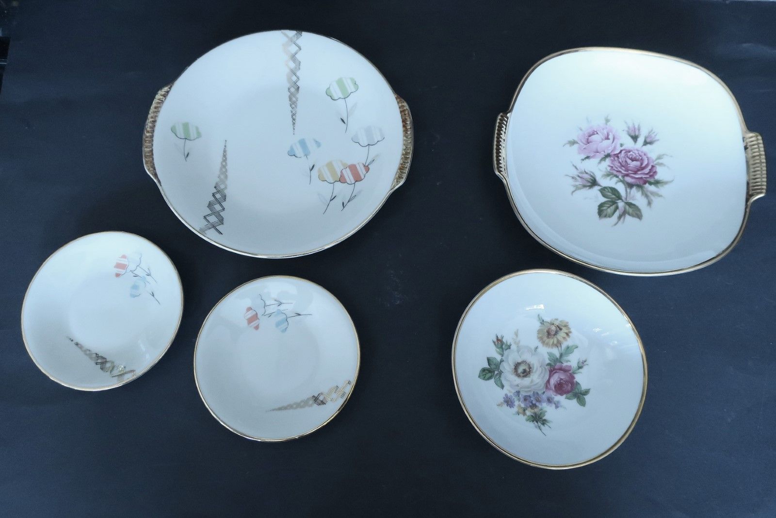 Null Mixed lot of 5 porcelain pieces, together