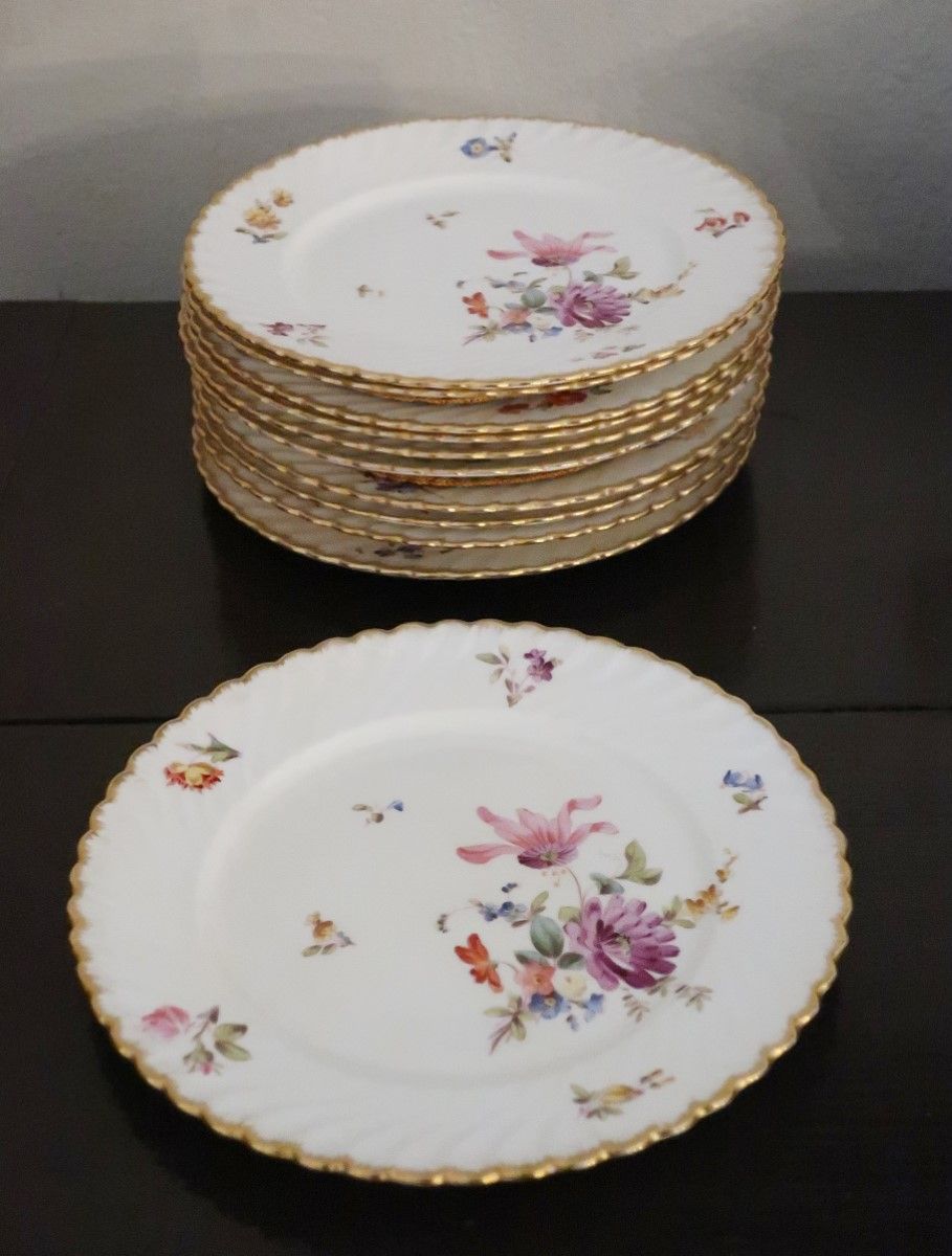 Null Mixed lot of 11 fruit plates,floral painted with gold rim,probably Thuringi&hellip;