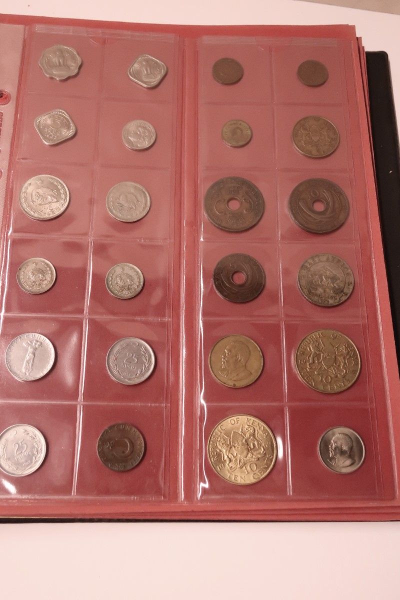 Null Coin album (brown) with Euro, DM and European pre-Euro coins
