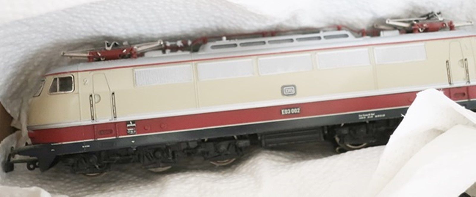Null Märklin 电力机车，型号 E03002，H0 比例，带纸箱