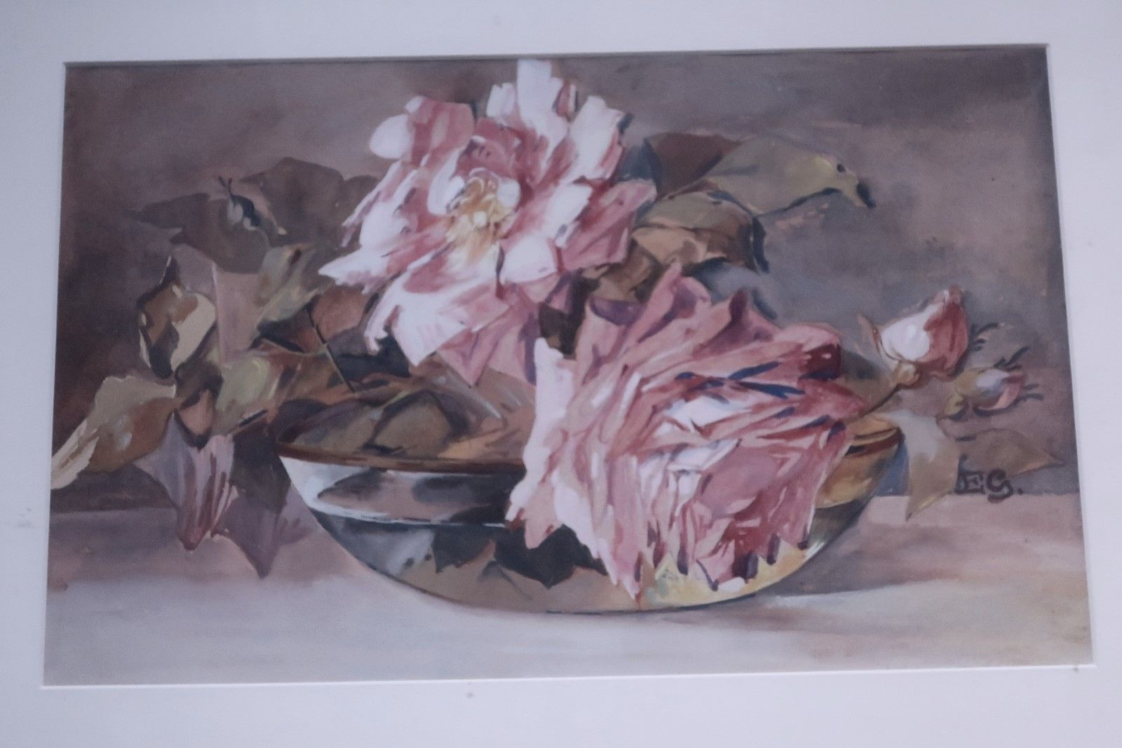Null 一碗水中的玫瑰"，水彩画，带字母 "E.G."，画幅约 25x39 厘米