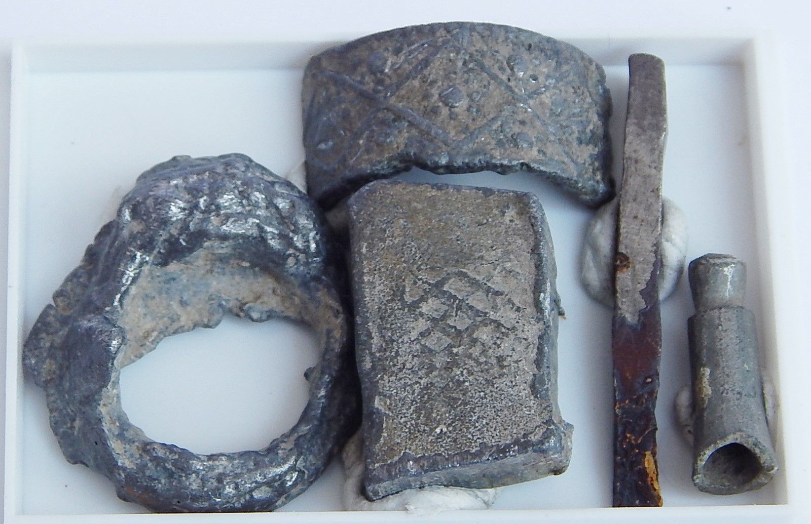 Null Lote mixto de 5 objetos romanos, en parte de plata, juntos