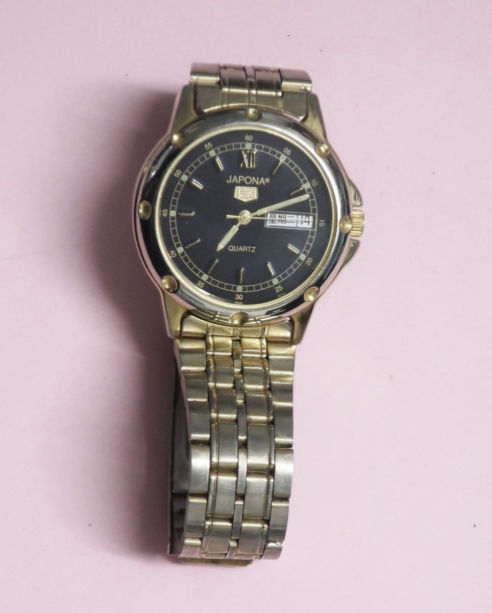 Null Quartz wristwatch, Japona brand