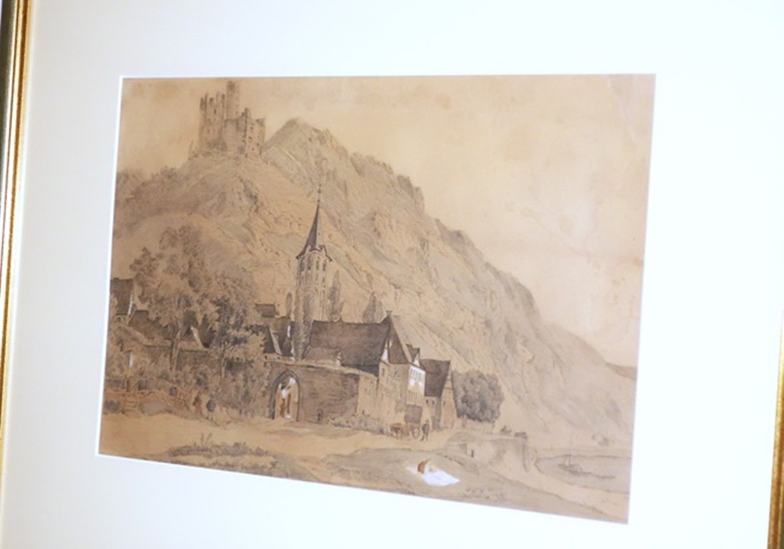 Null "中世纪村落景色与人物和城堡"，水彩画，画面约 25.5x37.5 厘米，玻璃后装裱
