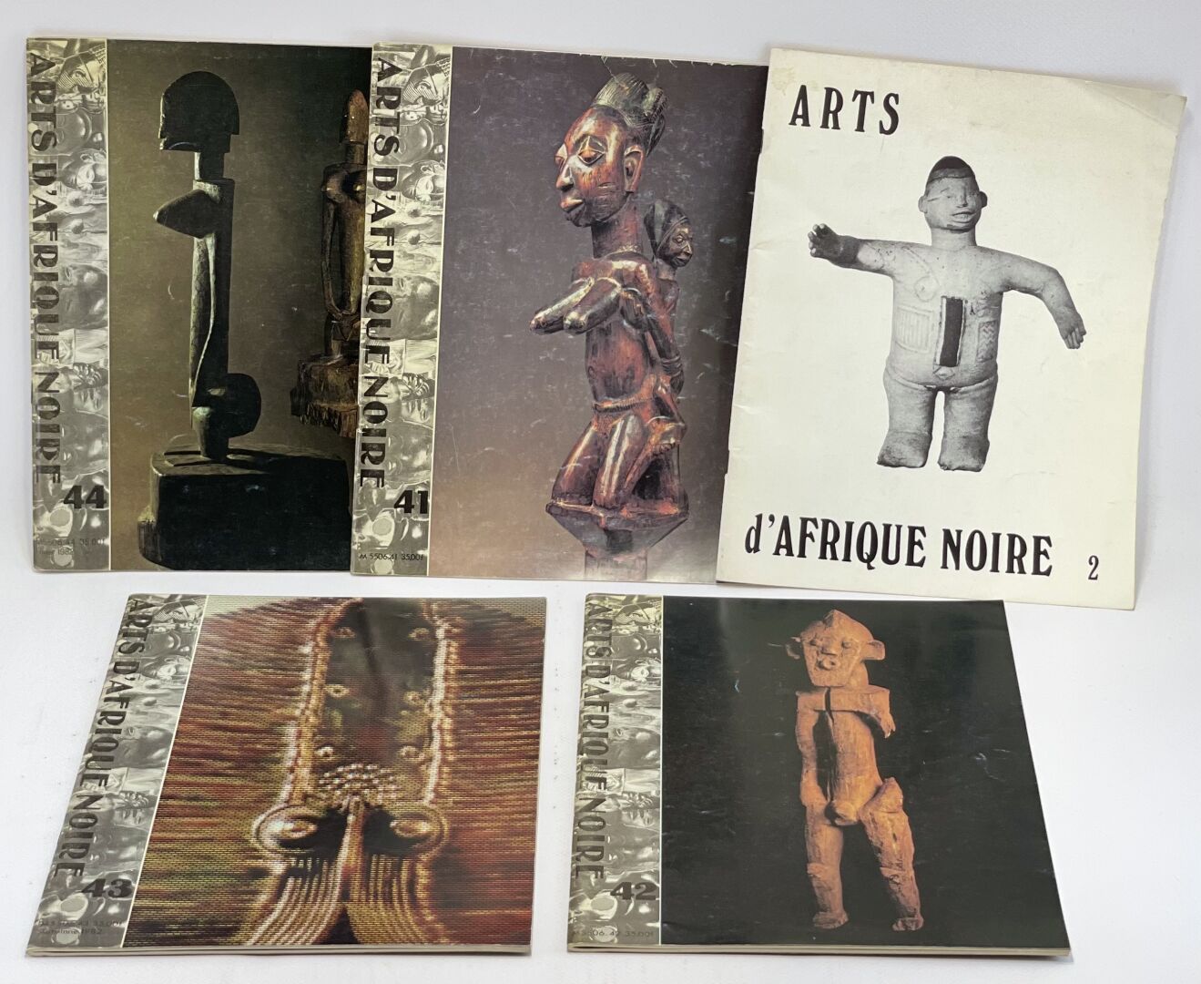 ARTS PREMIERS. Cinq revues, 1972 et 1982. [LEHUARD Raoul]. Arts d'Afrique Noire,&hellip;