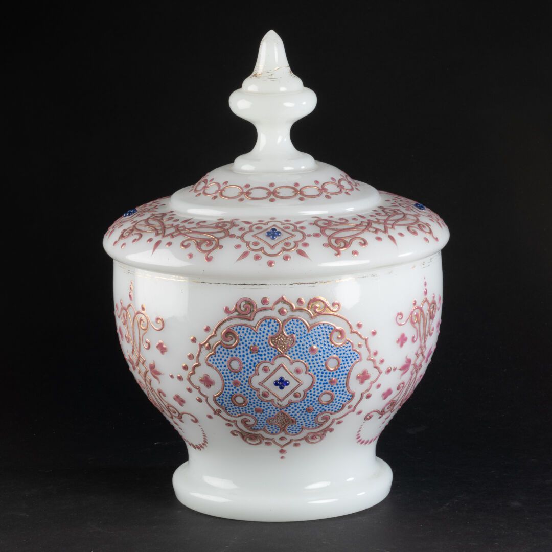 BOHEME Large covered CUP on a pedestal, the lid stepped, the frétel of toupis fo&hellip;