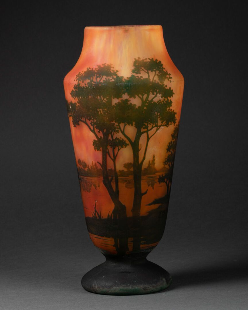 DAUM Nancy VASE on a pedestal with a narrow neck decorated with a lake landscape&hellip;