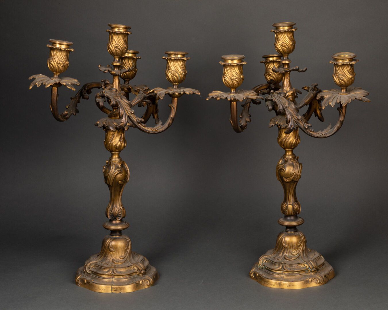 Ferdinand Barbedienne (1810-1892) PAIRE de chandeliers à quatre bras de lumière &hellip;