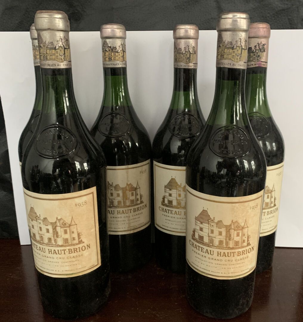 Null 6B Château Haut-Brion 

Premier Grand Cru Classé 1958 

Rousseurs sur les é&hellip;