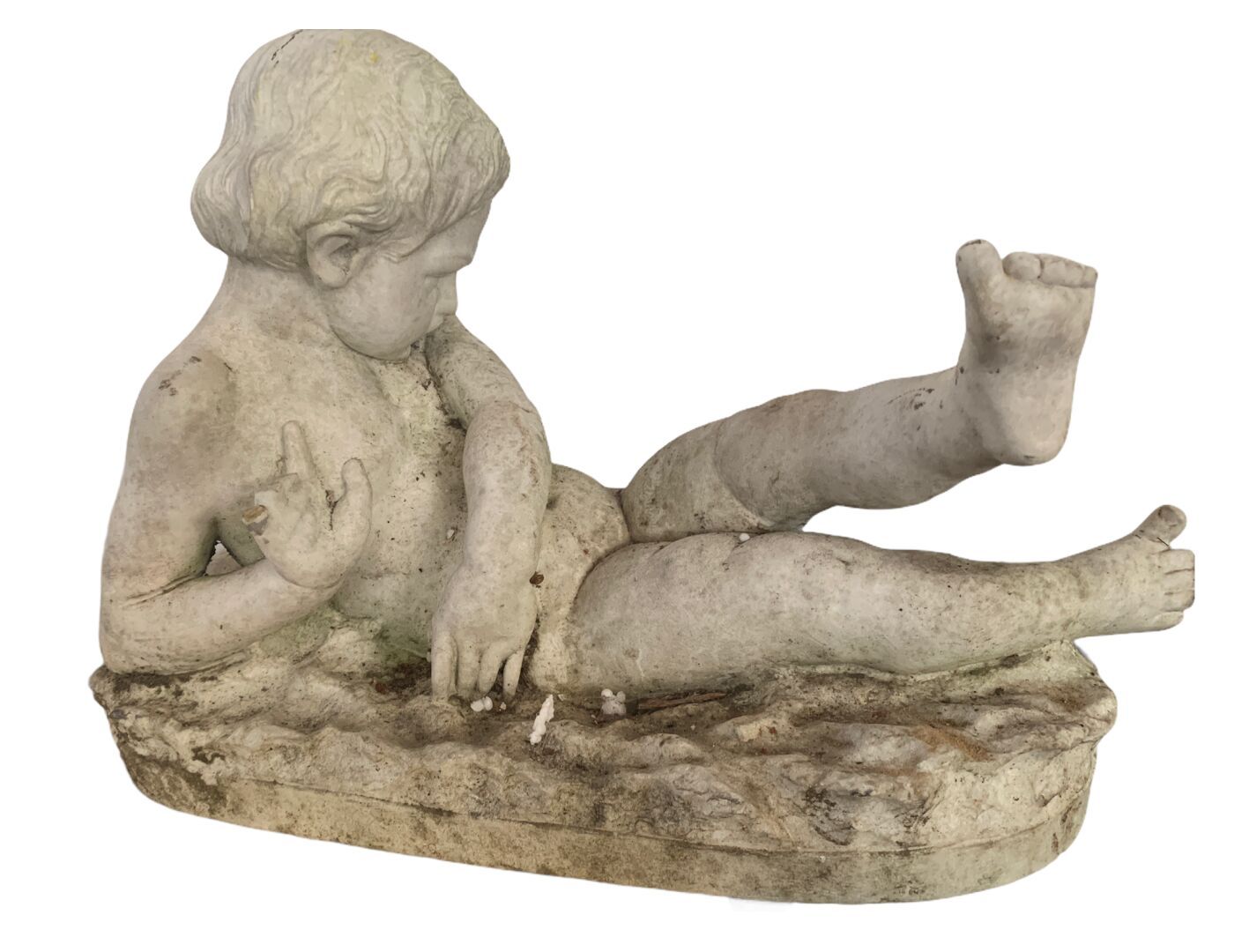 Ecole du XIXème siècle ENFANT allongé 

Marbre blanc sculpté

H. 27 cm, L. 44 cm&hellip;