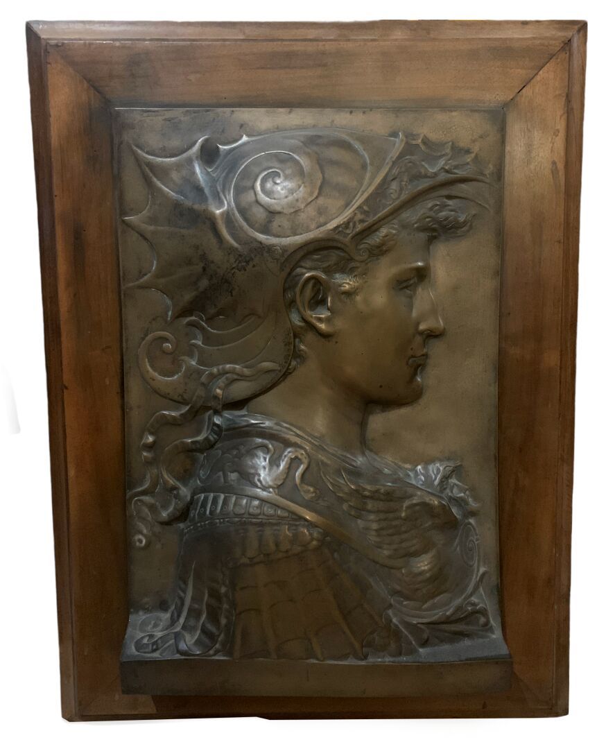 CERIBELLI, attribué à Profil d'un homme en armure antique 

Bas-relief en bronze&hellip;