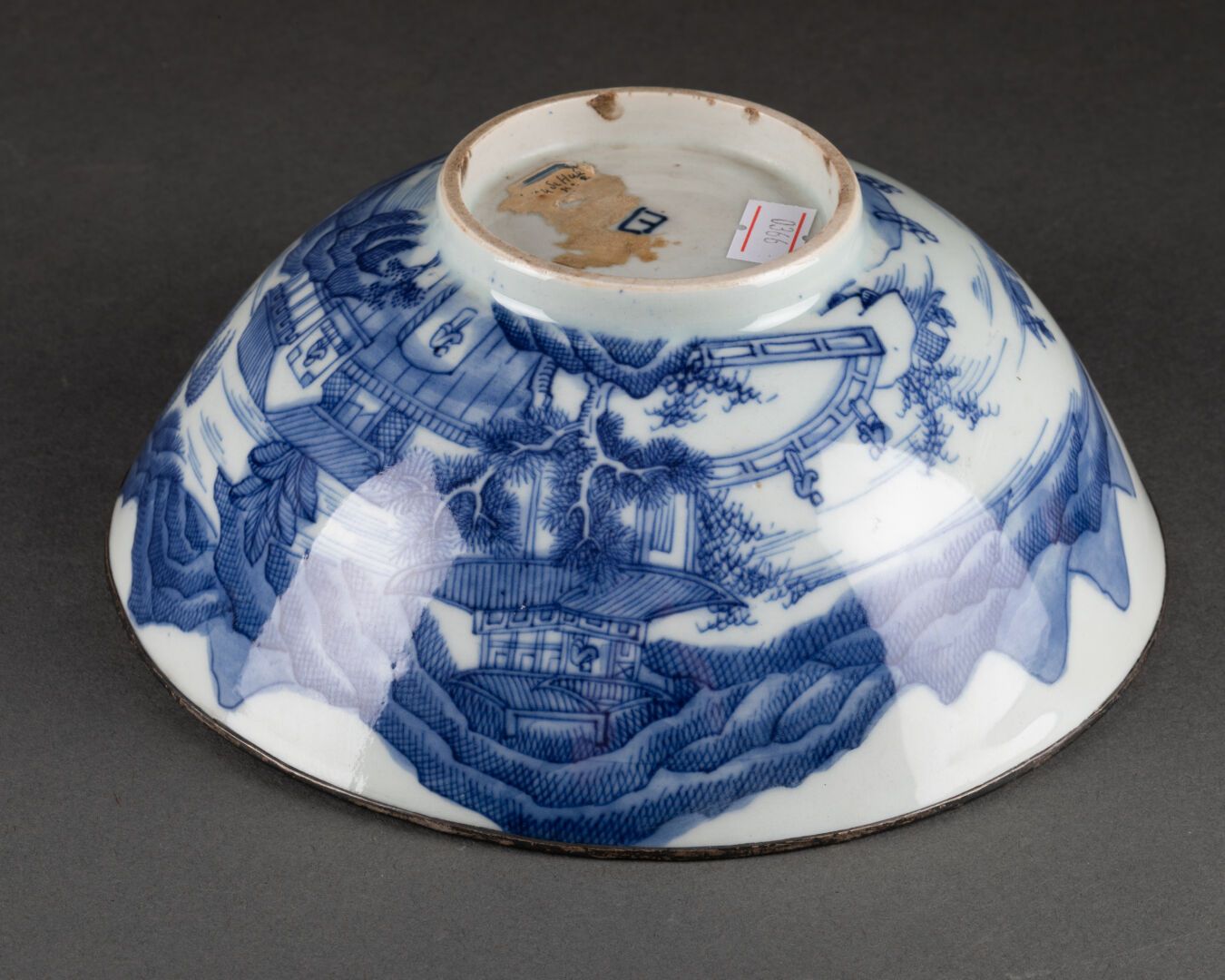 CHINE pour le VIETNAM - Vers 1900 BOWL on heel decorated with a lake landscape 
&hellip;