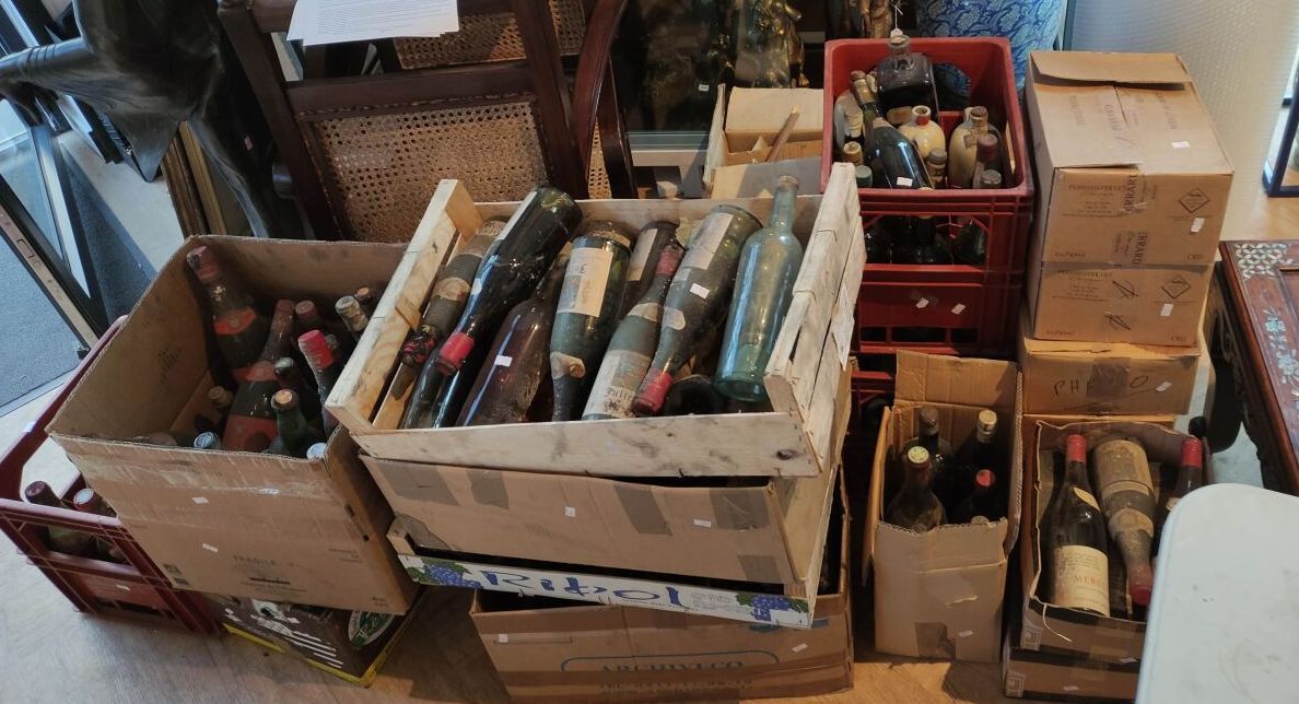 [VINS] Important lot of wine, champagne and liquor bottles 

To be sorted 

Vari&hellip;