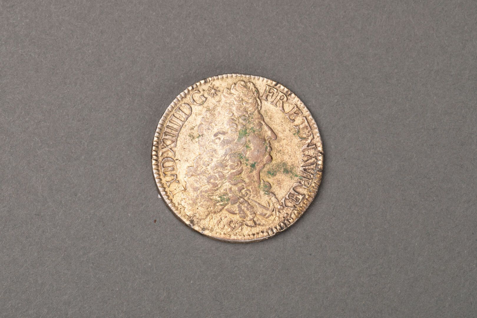Null Louis XIV - Ecu con 8 L 

Estado : VG

Peso bruto 26 g