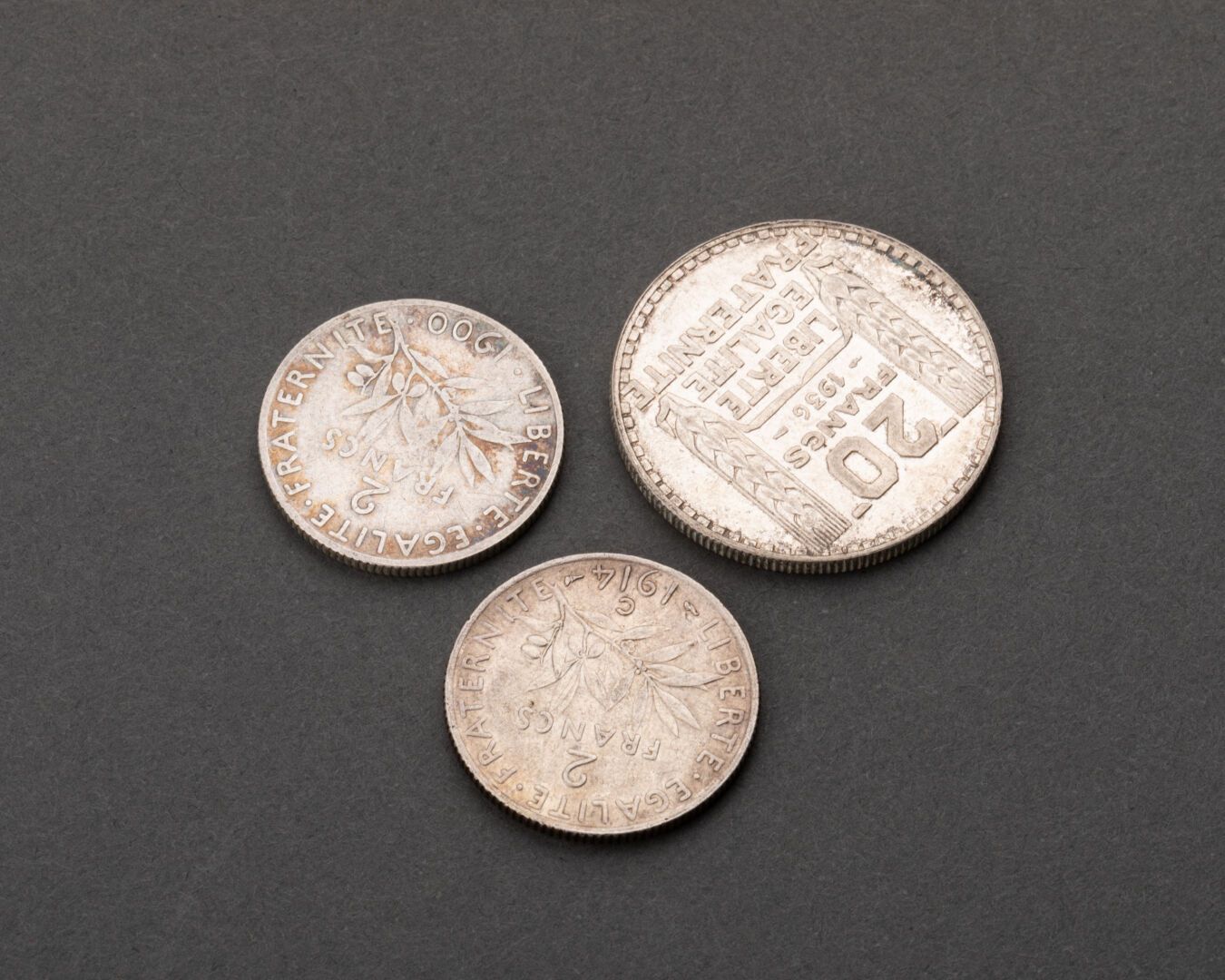 Lot en argent comprenant : 
1 pièce de 20 Francs Turin 1936 
1 pièce de 2 Francs&hellip;