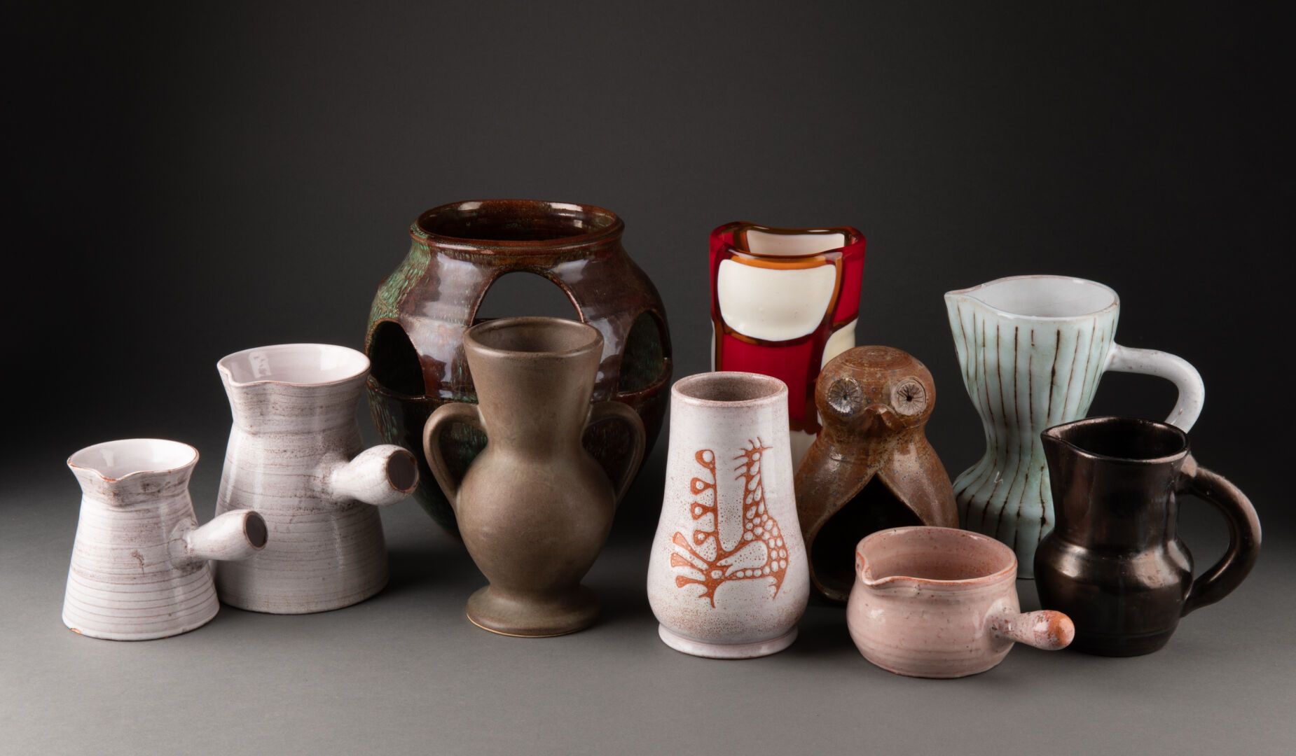 Null Lot von Karaffen, Vase, Gießkanne und Kerzenhalter in vielfältigen Formen (&hellip;