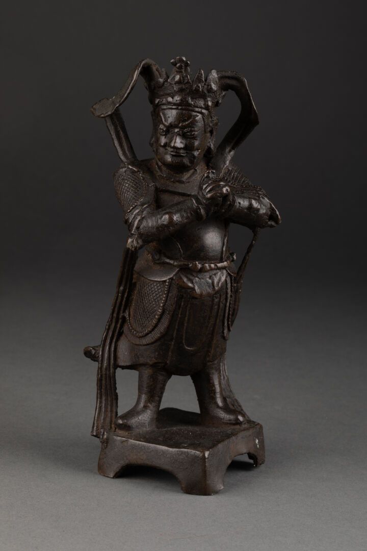 CHINE - Dynastie MING (1368-1644) DIGNITAIRE aux mains jointes 

Bronze à patine&hellip;