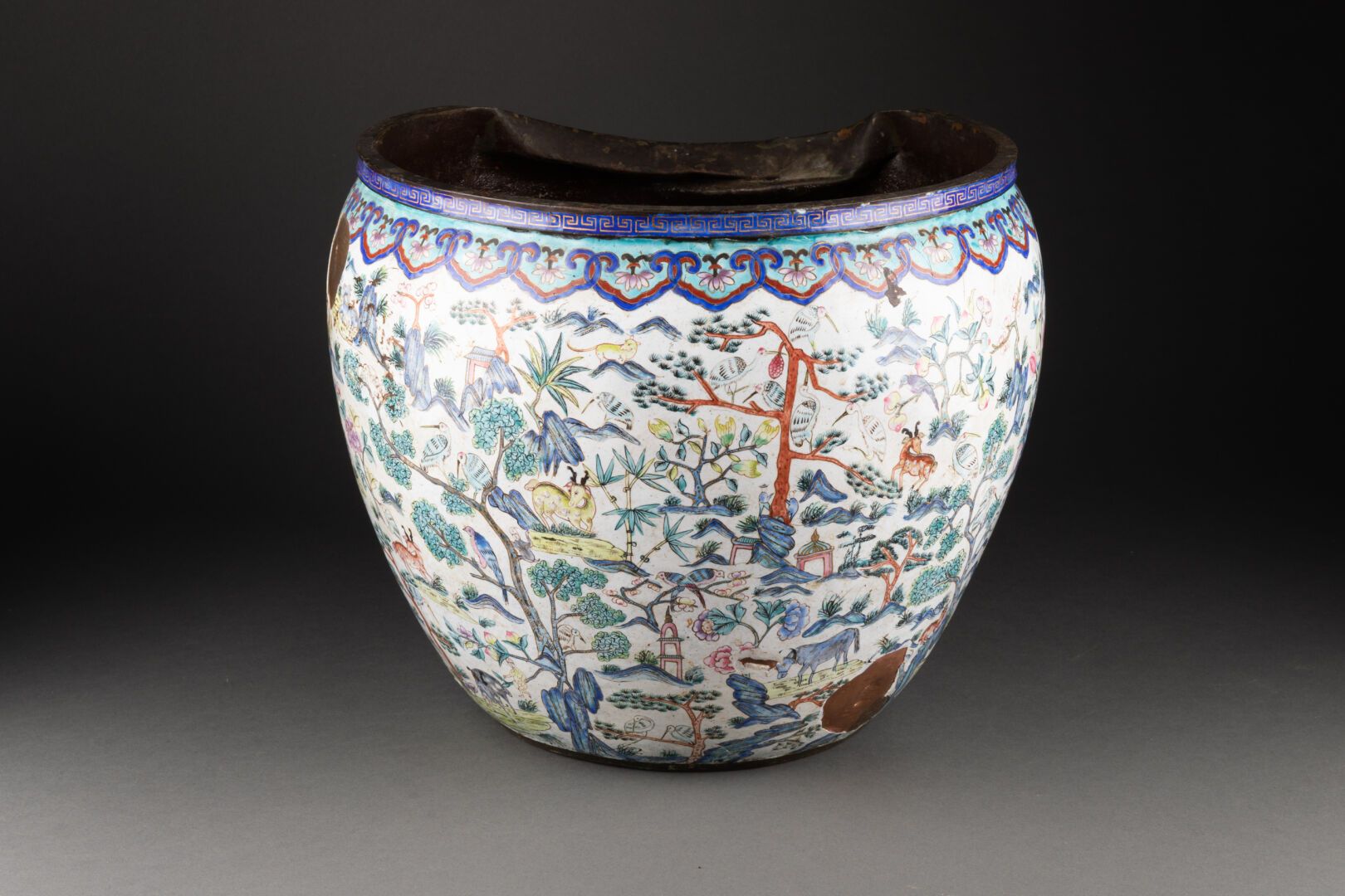 CHINE - Vers 1900 JUG with animals and characters among the vegetation 

Cloison&hellip;