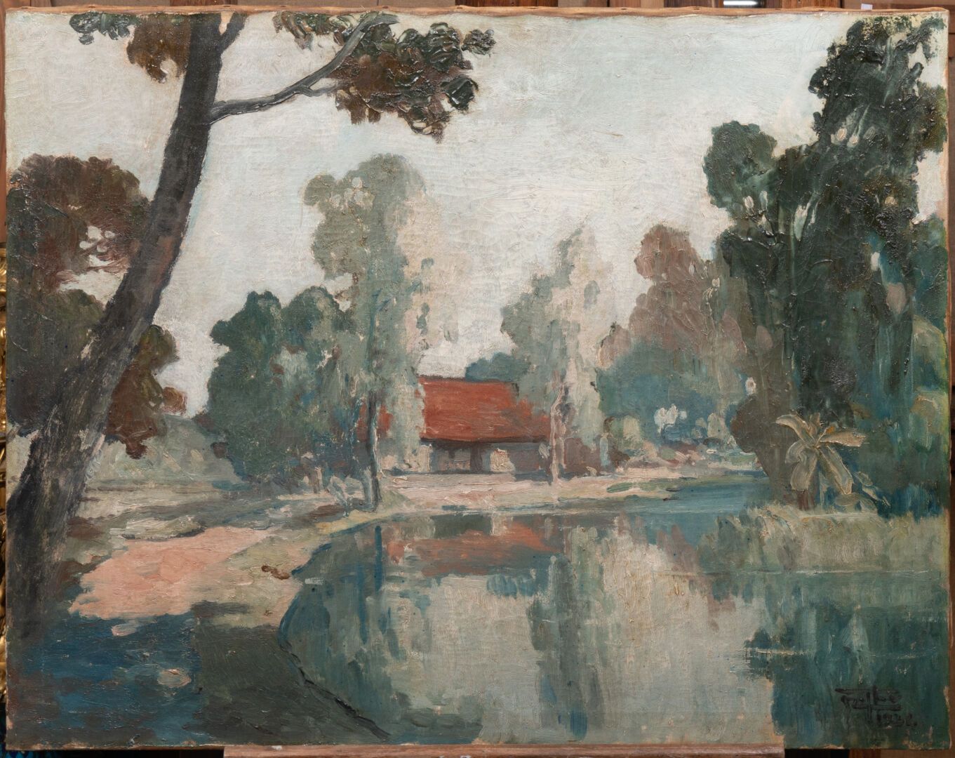 Mai Thu NGUYEN (XXe siècle) 景观中的房子
布面油画
右下方有签名，日期为1934年 
H.55厘米 - 宽70厘米