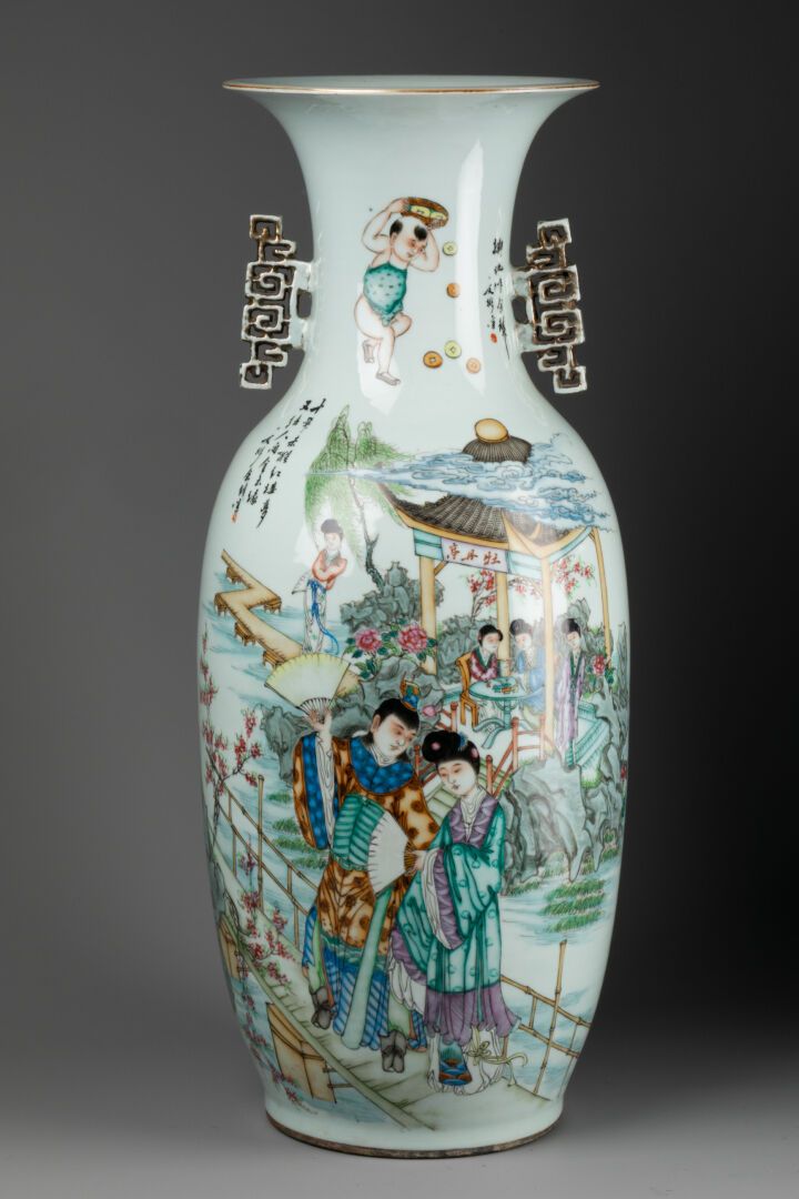 CHINE - Début du XXème siècle Grande Vaso decorato con una vivace scena di figur&hellip;