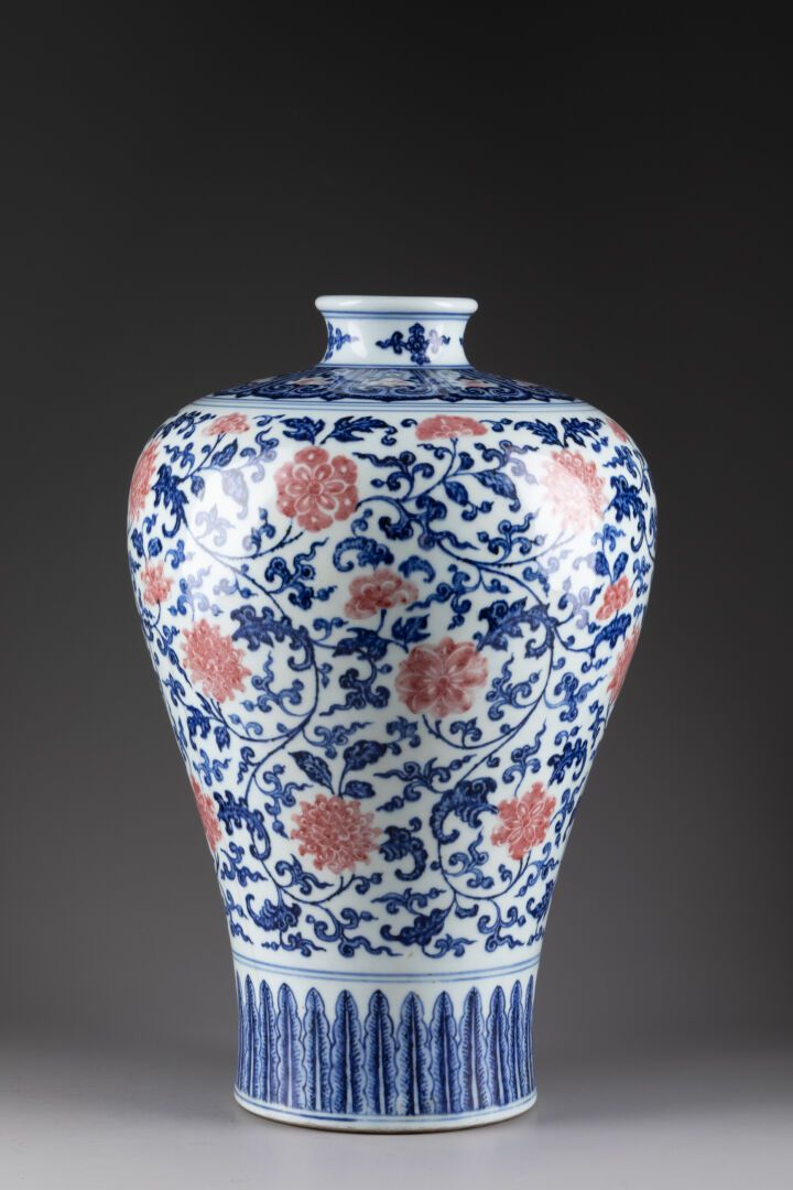 CHINE - Epoque QIANLONG (1736-1795) /竞拍此拍品，需交纳15000欧元的保证金 - 请与拍卖行联系 /!!! 

美萍花瓶，&hellip;