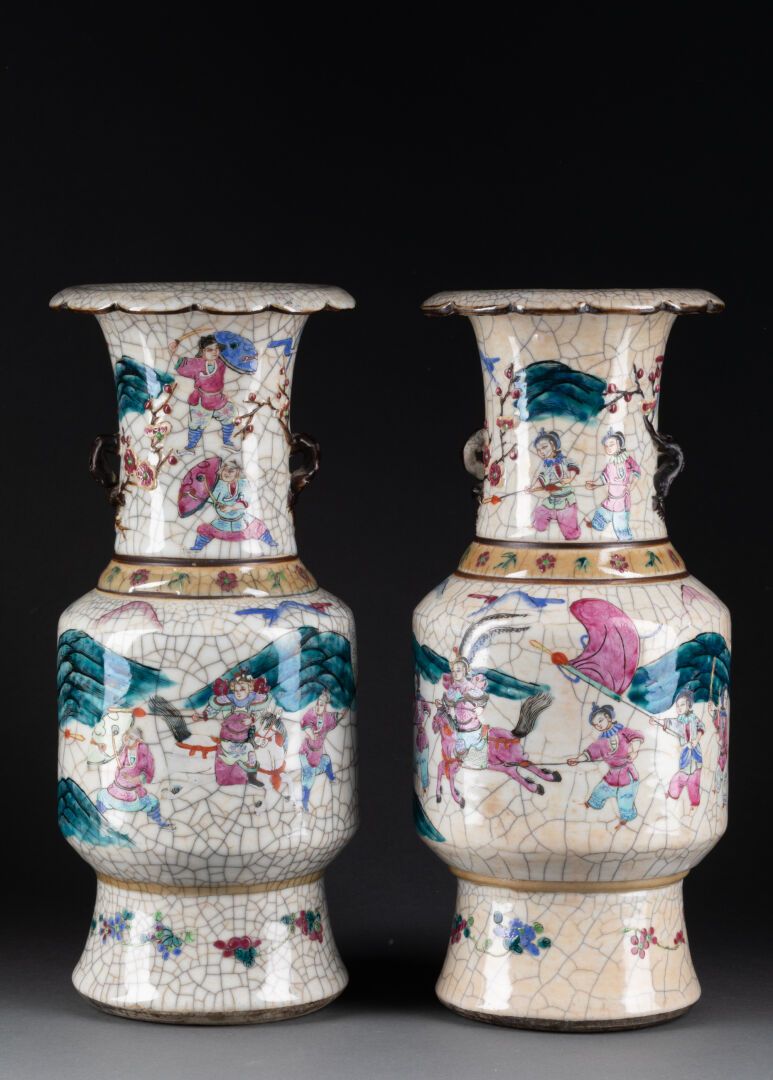 CHINE - Fin XIXe siècle Pair of VASES with cylindrical body and flared and poly-&hellip;