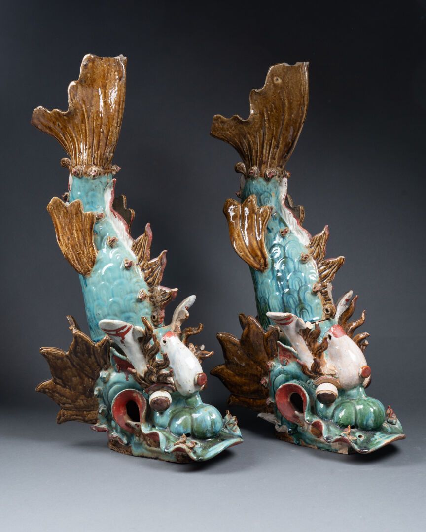 VIETNAM - XIXe siècle Deux éléments de décoration figurant des carpes-dragons 
G&hellip;